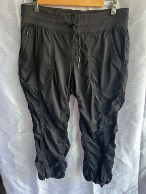 The North Face Black Ruched Cargo Jogger Pants elastic waist medium multi pocket